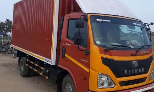 ஈரோட்டில் திருட்டு போன மினி லாரியை ஜி.பி.எஸ். உதவியுடன் கோவையில் மீட்ட போலீசார்