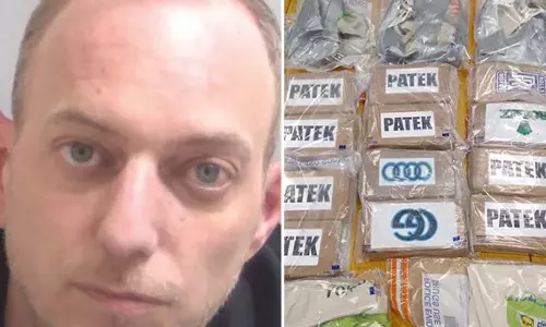 என் பூட்சில் ரூ. 20 கோடி போதை பொருட்கள் உள்ளது- இங்கிலாந்து போலீசாரை திகைக்க வைத்த கடத்தல் காரன்