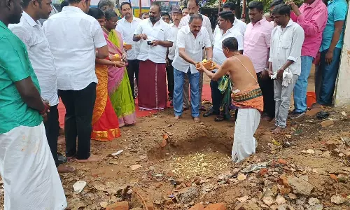 எண்ணூரில் ரூ.81 லட்சம் செலவில் புதிய பள்ளி கட்டிடம்- கே.பி.சங்கர் எம்.எல்.ஏ. அடிக்கல் நாட்டினார்