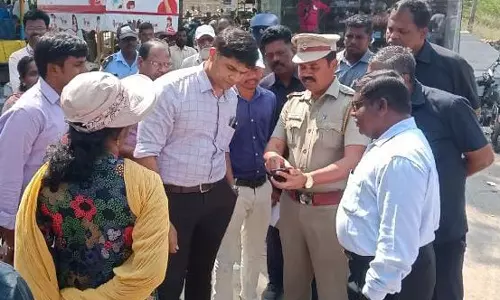 மாமல்லபுரம் புராதன சின்னங்களை வெளிநாட்டு பிரதிநிதிகள் பார்வையிடுகிறார்கள்- சுற்றுலாத்துறை இயக்குனர் ஆய்வு