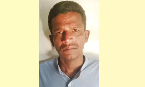 செல்போன் திருடனை விரட்டி பிடித்த பெண் போலீஸ் இன்ஸ்பெக்டர்