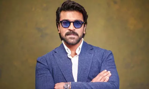 பிரத்யேக ஸ்டைலில் ஆடை.. பாராட்டுகளை குவிக்கும் ராம் சரண்..