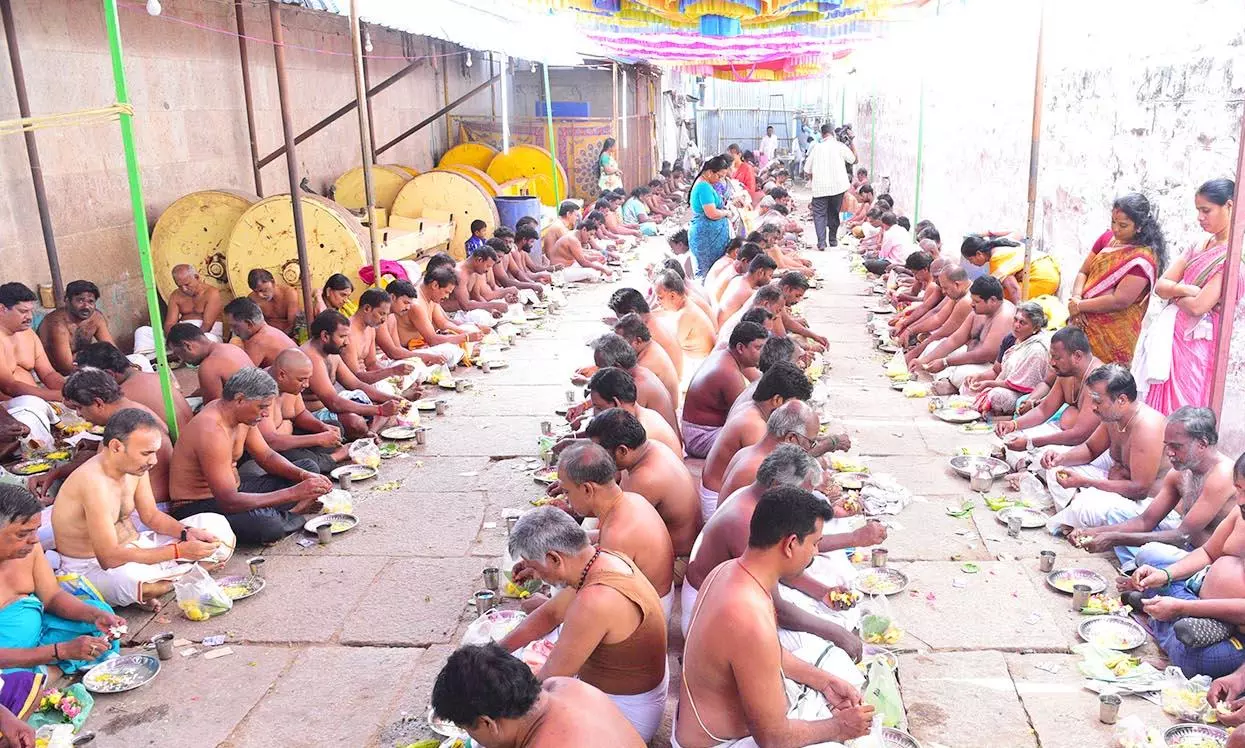 தை அமாவாசையை முன்னிட்டு பக்தர்கள் தர்ப்பணம்