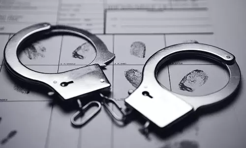 பல்லடத்தில் கார் திருடிய வழக்கில் 2பேர் கைது