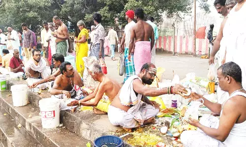 தை அமாவாசையொட்டி முன்னோர்களுக்கு தர்ப்பணம்