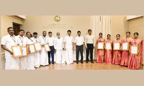 354 தற்காலிக ஆசிரியர்கள் பணியாளர்களுக்கு தொகுப்பூதியம் உயர்வு- முதலமைச்சர் ஆணைகளை வழங்கினார்