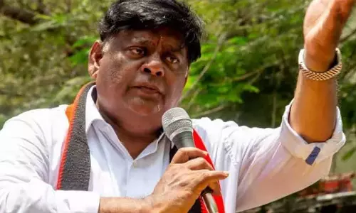 ராயபுரத்தில் ஆரம்ப சுகாதார நிலையத்திற்கு ஐட்ரீம் மூர்த்தி எம்.எல்.ஏ. அடிக்கல் நாட்டினார்