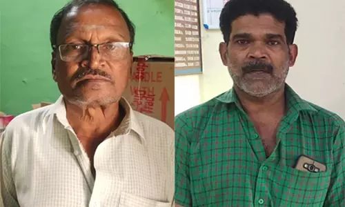 தடைசெய்யப்பட்ட புகையிலை பொருட்கள் விற்ற 2 பேர் கைது