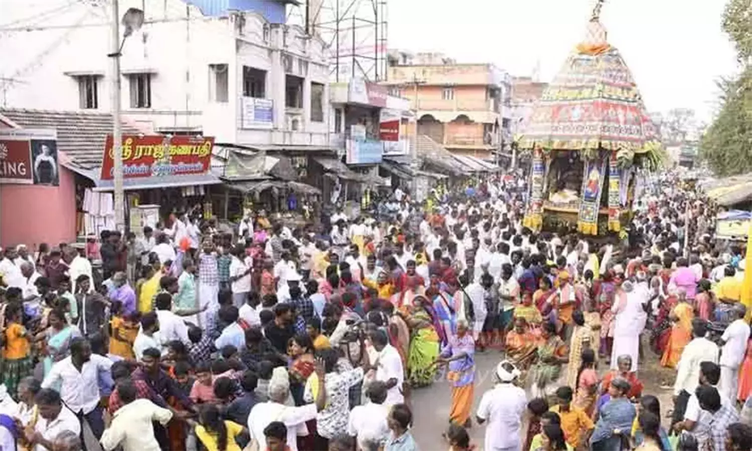 தாரமங்கலத்தில் பத்ரகாளியம்மன் கோவில் தேரோட்டம் தாரமங்கலத்தில் பத்ரகாளியம்மன் கோவில் தேரோட்டம்