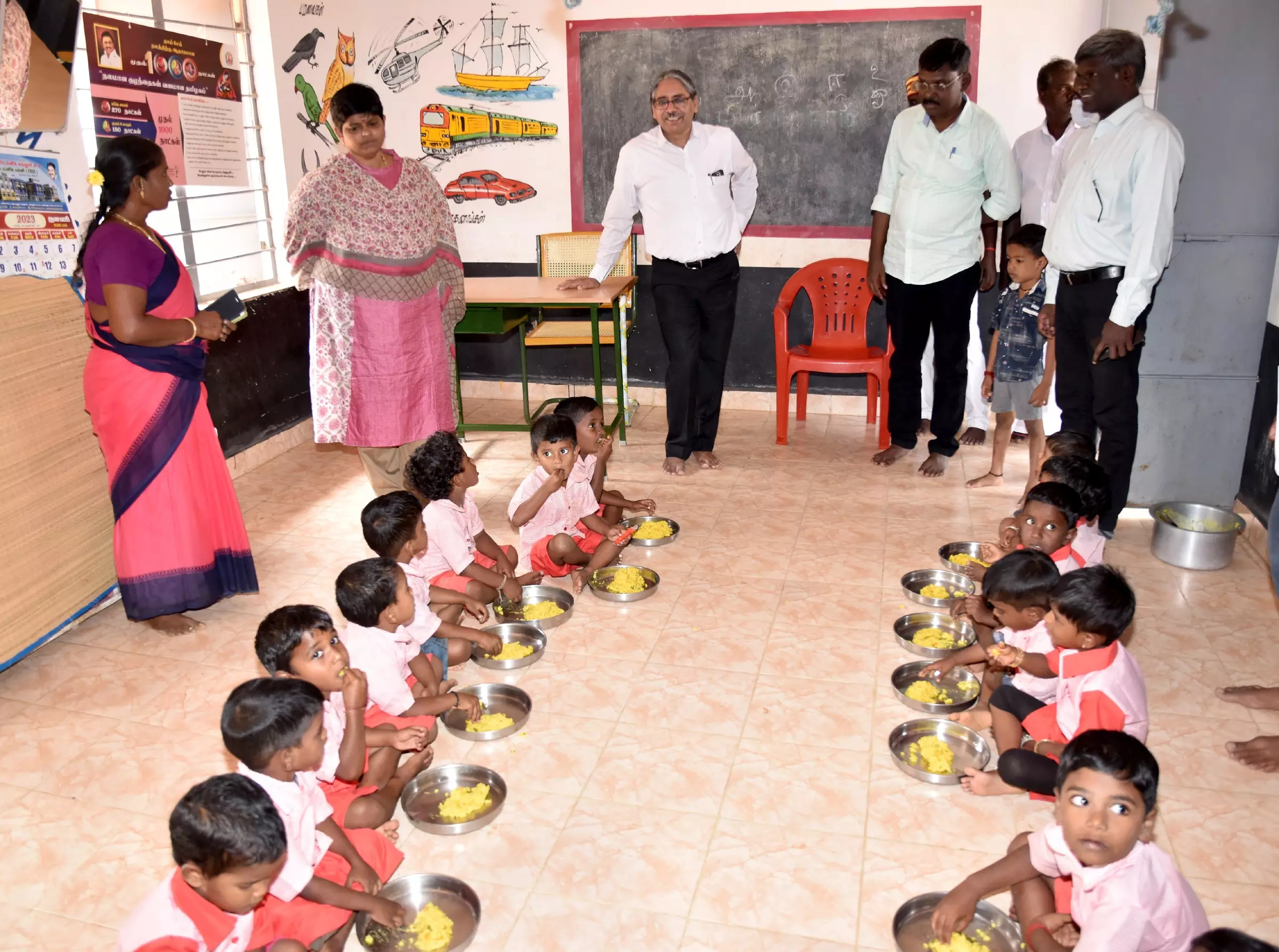 அரியலூரில் வளர்ச்சி திட்ட பணிகளை மாவட்ட கண்காணிப்பு அலுவலர் ஆய்வு அரியலூரில் வளர்ச்சி திட்ட பணிகளை மாவட்ட கண்காணிப்பு அலுவலர் ஆய்வு