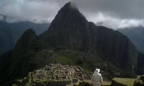 பெருவில் அரசுக்கு எதிராக போராட்டம்: உலக அதிசயமான மச்சு பிச்சு நகரம் மூடப்பட்டது