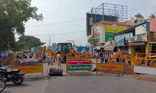 புதுவை -கடலூர் சாலையில் போக்குவரத்து மாற்றம்