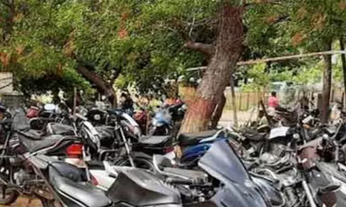 வாடகைக்கு விட்ட 9 மோட்டார்சைக்கிள்கள் பறிமுதல்