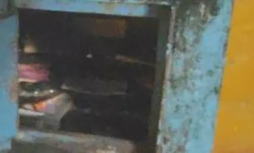 கோவில் பூட்டை  உடைத்து உண்டியல் திருட்டு