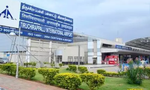 திருச்சி விமான நிலையத்தில் ரூ.7.73 லட்சம் அமெரிக்க டாலர் பறிமுதல்