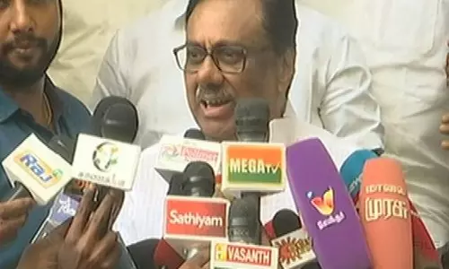 அதிமுக இரண்டாக உடையவில்லை... நான்காக உடைந்துள்ளது- ஈ.வி.கே.எஸ். இளங்கோவன்