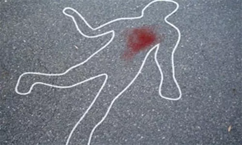 மாடியில் இருந்து தவறி விழுந்த மேஸ்திரி சாவு