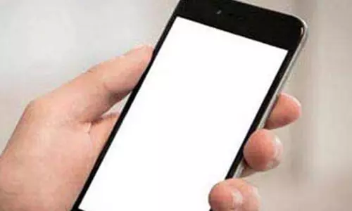 காஞ்சிபுரம் அருகே செல்போன் பறிப்பு- 2 பேர் கைது