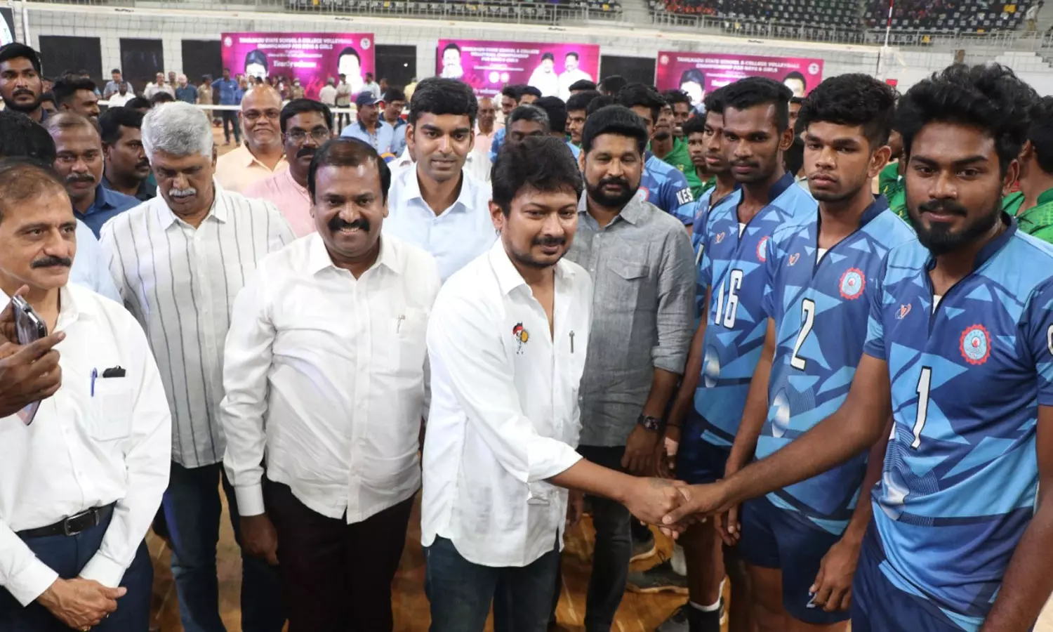 சென்னை மாவட்ட விளையாட்டு போட்டிகள்- அமைச்சர் உதயநிதி ஸ்டாலின் தொடங்கி வைத்தார் சென்னை மாவட்ட விளையாட்டு போட்டிகள்- அமைச்சர் உதயநிதி ஸ்டாலின் தொடங்கி வைத்தார்