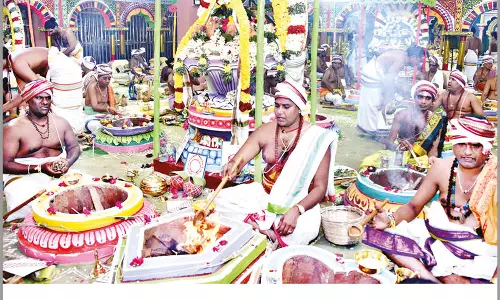 பழனி முருகன் கோவிலில் கும்பாபிஷேக யாகசாலை பூஜைகள் தொடக்கம்