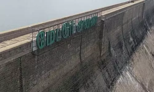 மேட்டூர் அணை நீர்மட்டம் 105 அடியாக சரிவு