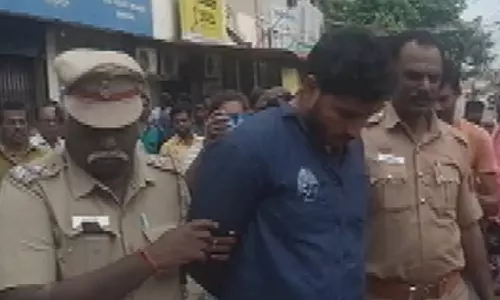 வங்கியில் பட்டப்பகலில் கொள்ளை முயற்சி- துணிவு படம் பார்த்து கொள்ளையடிக்க வந்ததாக வாக்குமூலம்