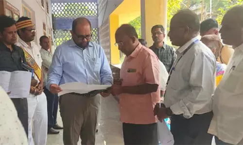 சித்தோடு அரசு பொறியியல் கல்லூரி ஓட்டு எண்ணும் மையத்தில் தேர்தல் அதிகாரி ஆய்வு