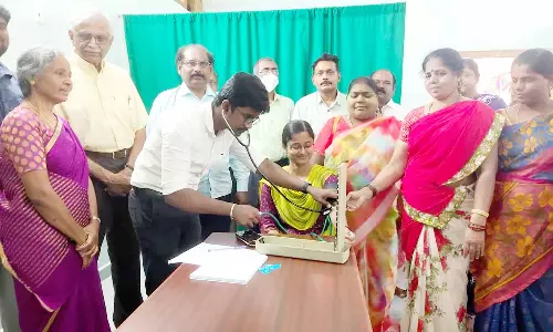 பிறந்த கிராமத்தில் ஆஸ்பத்திரி அமைத்து சேவை செய்யும் வெளிநாடுவாழ் இந்தியர்கள்