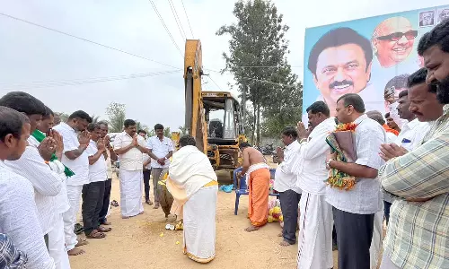 கழிவுநீர் கால்வாய் அமைக்க பூமிபூஜை