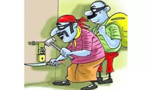 தஞ்சையில், பூட்டிய வீட்டில் 16 பவுன் நகை திருட்டு