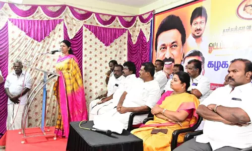 ஓட்டப்பிடாரம் அருகே  தி.மு.க. செயல் வீரர்கள் கூட்டம் -கனிமொழி எம்.பி. பங்கேற்பு