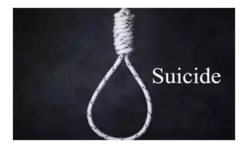 இளம்பெண் தூக்கிட்டு சாவு