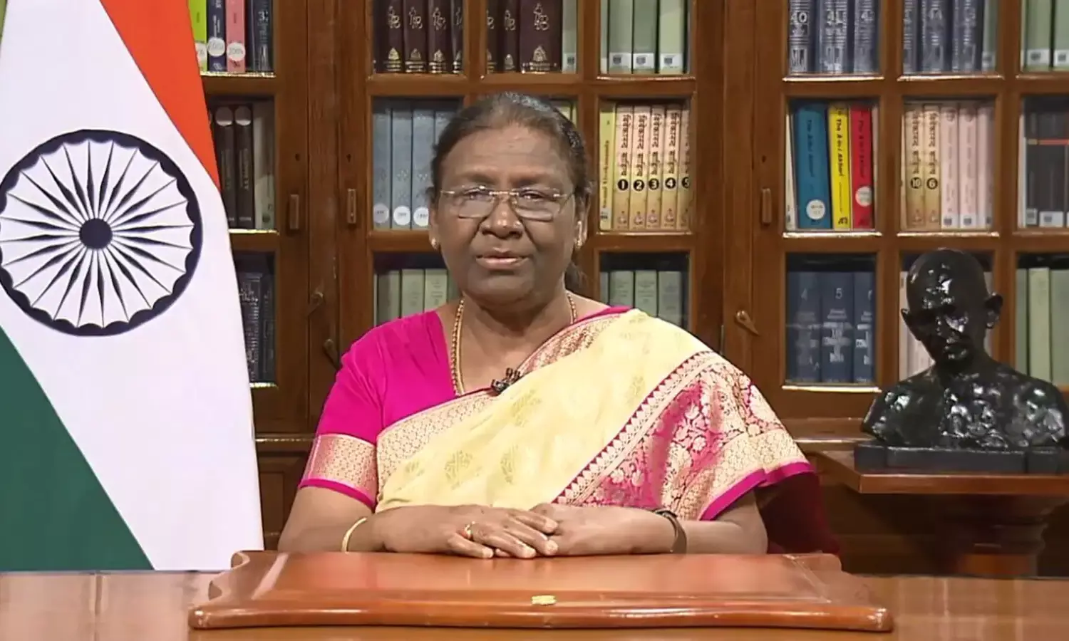 குடியரசு தினத்தையொட்டி ஜனாதிபதி முர்மு இன்று உரை ஆற்றுகிறார் குடியரசு தினத்தையொட்டி ஜனாதிபதி முர்மு இன்று உரை ஆற்றுகிறார்
