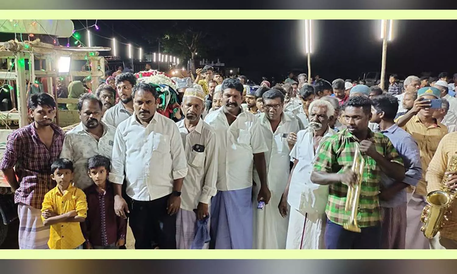 குலசேகரன்பட்டினம் செய்யது சிராஜுதின் கந்தூரி விழா - கொடியேற்றத்துடன் தொடங்கியது