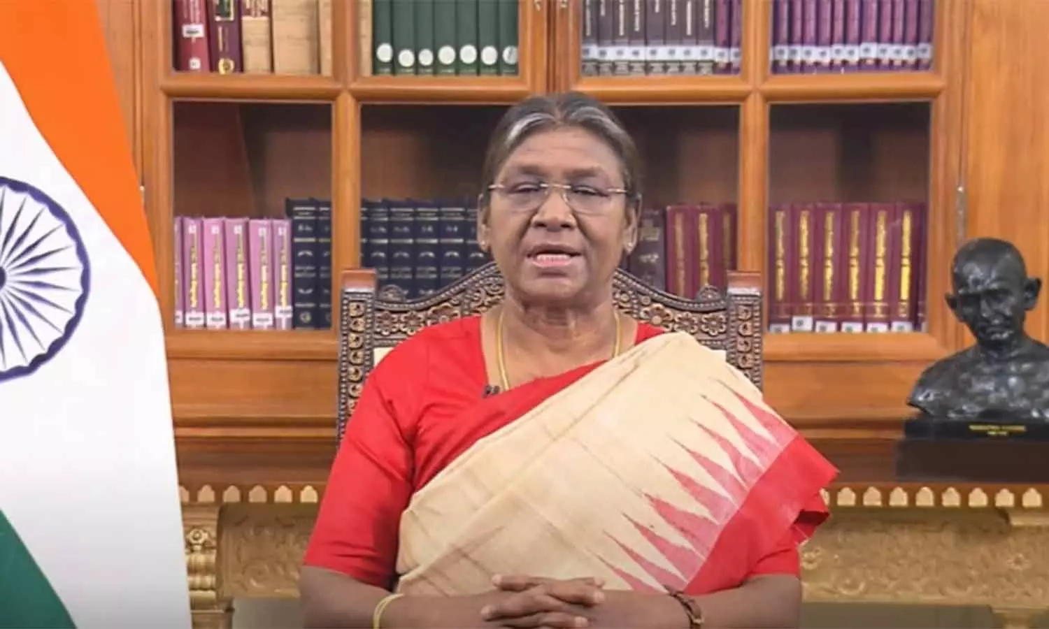 மதங்களும், மொழிகளும் நம்மை ஒன்றிணைத்துள்ளன- ஜனாதிபதி திரவுபதி முர்மு குடியரசு தின உரை மதங்களும், மொழிகளும் நம்மை ஒன்றிணைத்துள்ளன- ஜனாதிபதி திரவுபதி முர்மு குடியரசு தின உரை