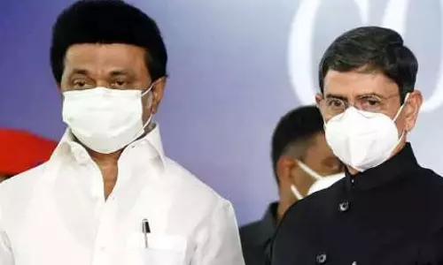 15 நாட்களுக்கு பிறகு கவர்னரை நாளை நேருக்கு நேர் சந்திக்க இருக்கும் முதலமைச்சர்