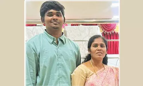 கும்மிடிப்பூண்டி அருகே அ.தி.மு.க பெண் கவுன்சிலர் கடத்தப்பட்டாரா?- போலீஸ் விசாரணை