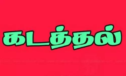 அ.தி.மு.க. பெண் கவுன்சிலர், மகன் துப்பாக்கி முனையில் கடத்தல்- தாலி செயினை பறித்துவிட்டு விடுவித்த கும்பல்