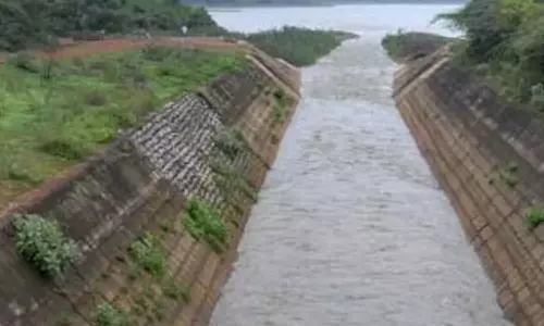 4 டி.எம்.சி. கிருஷ்ணா நீர் திறப்பை நிறுத்தி வையுங்கள்- ஆந்திரா அரசுக்கு தமிழக அதிகாரிகள் கடிதம்