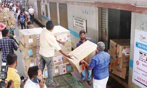 தபால் அலுவலகம் மூலம் ரெயில்களில் பார்சல் அனுப்பும் வசதி அறிமுகம்- தொழில்துறையினர் வரவேற்பு