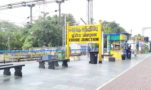 ஈரோடு கிழக்கு தொகுதி இடைத்தேர்தல் பணியில் ஈடுபடும் 550 ஆசிரியர்களின் பட்டியல் ஒப்படைப்பு