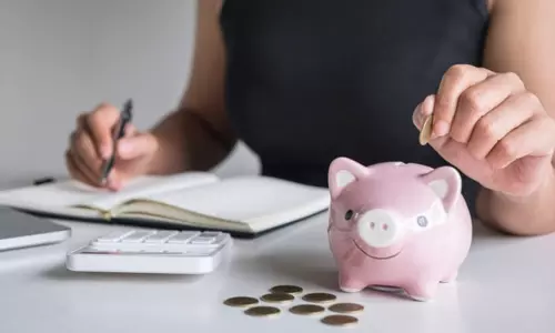 பெண்களே சிக்கனத்தை பின்பற்றி சேமிக்க பழகுவோம்...