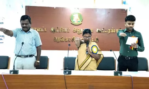 தேசிய வாக்காளர் தினத்தை முன்னிட்டு தென்காசி கலெக்டர் அலுவலகத்தில் உறுதிமொழி ஏற்பு