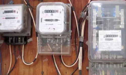 விசைத்தறி கூடங்களின் மின் இணைப்பை துண்டிக்க கூடாது