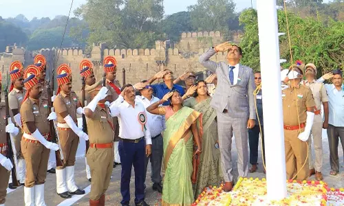 வேலூரில் குடியரசு தின விழா கொண்டாட்டம்