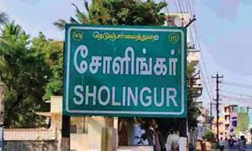 சோளிங்கர் பஸ் நிலையத்தில் ஆக்கிரமிப்பு கடைகளால் பயணிகள் அவதி