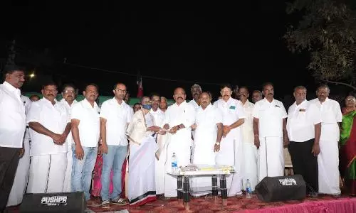 திருப்பூர் மாநகர் மாவட்ட  அ.தி.மு.க. சார்பில் வீரவணக்க நாள் பொதுக்கூட்டம் எம்.எல்.ஏ.க்கள் பங்கேற்பு