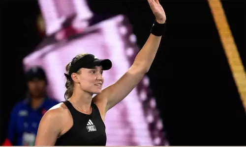 ஆஸ்திரேலிய ஓபன் டென்னிஸ்: ரைபகினா, சபலெங்கா இறுதிப்போட்டிக்கு முன்னேற்றம்