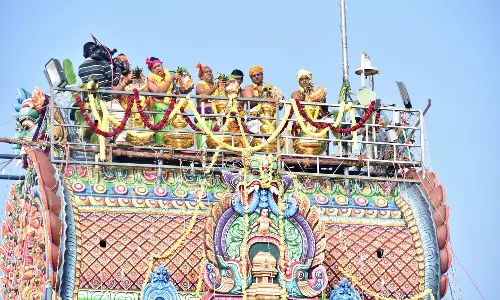 அரோகரா கோஷம் விண்ணைப்பிளக்க பழனி மலைக்கோவிலில் மகா கும்பாபிஷேகம் நடந்தது