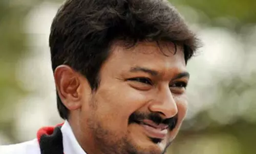 பா.ஜ.க. சிக்னலுக்காக ஓ.பி.எஸ்., இ.பி.எஸ். கமலாலயத்தில் காத்துகிடக்கிறார்கள்- உதயநிதி ஸ்டாலின் பேச்சு